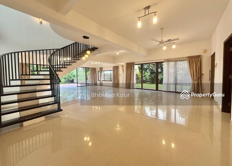 For Rent - Bukit Timah Bungalow with Garden and Pool!
