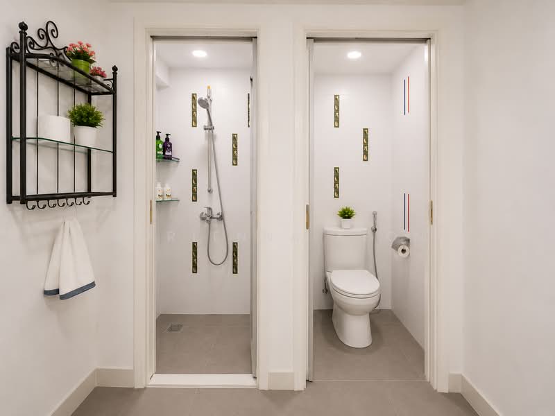 418 Clementi Avenue 1, 418 Clementi Avenue 1, Room Rental, 200 sqft, HDB Flat For Rent, by Adrienna Keon, 60014650 - Bathroom - PropertyGuru.com.sg