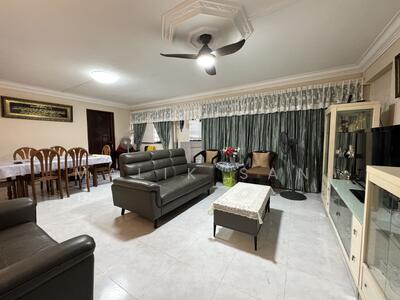 For Sale - 657 Hougang Avenue 8