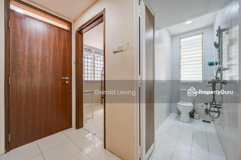 Maid Toilet