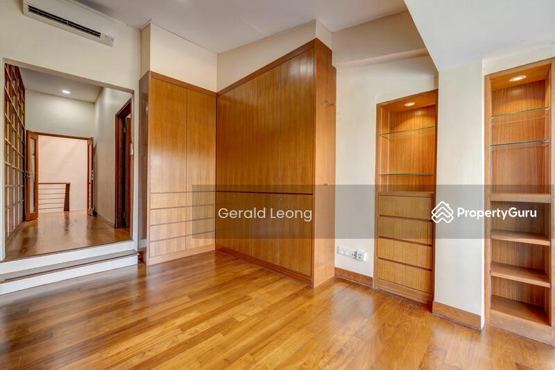 Walk-In Wardrobe