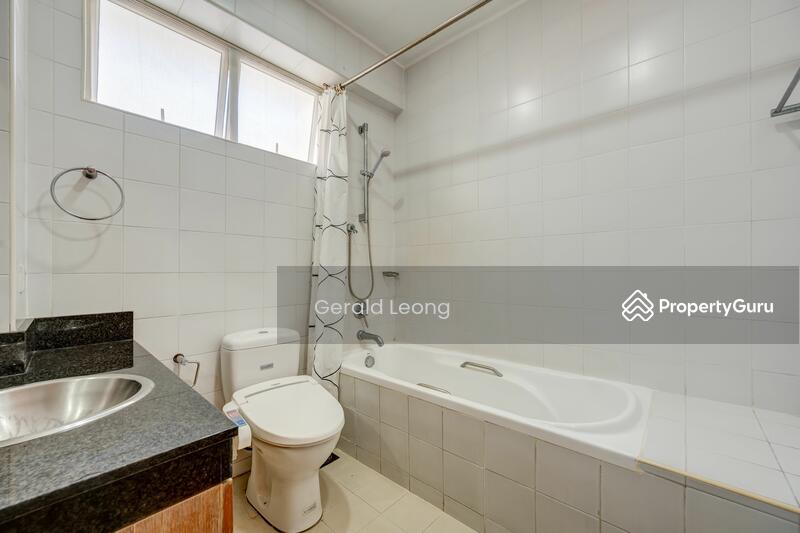 Ensuite Bathroom (Bedroom 3)