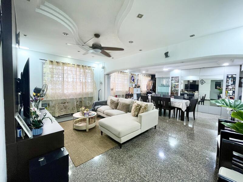 952 Hougang Avenue 9, 952 Hougang Avenue 9, 3 Bedrooms, 1,291 sqft, HDB Flat For Sale, by Mohd Yussaini, 60015216 - Living Room - PropertyGuru.com.sg