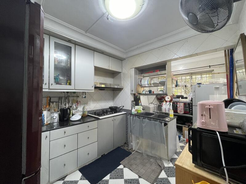 952 Hougang Avenue 9, 952 Hougang Avenue 9, 3 Bedrooms, 1,291 sqft, HDB Flat For Sale, by Mohd Yussaini, 60015216 - Kitchen - PropertyGuru.com.sg
