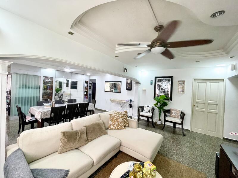 952 Hougang Avenue 9, 952 Hougang Avenue 9, 3 Bedrooms, 1,291 sqft, HDB Flat For Sale, by Mohd Yussaini, 60015216 - Living Room - PropertyGuru.com.sg