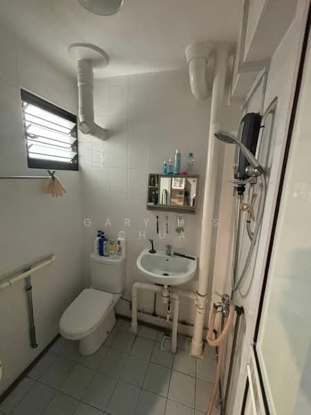 470 Ang Mo Kio Avenue 10, 470 Ang Mo Kio Avenue 10, 3 Bedrooms, 990 sqft, HDB Flat For Sale, by Gary H S Chua, 60015267 - Bathroom - PropertyGuru.com.sg