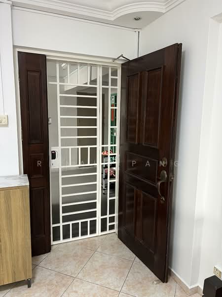 272 Toh Guan Road, 272 Toh Guan Road, 3 Bedrooms, 1,098 sqft, HDB Flat For Rent, by Ronald Pang, 60015282 - PropertyGuru.com.sg