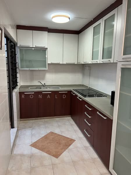 272 Toh Guan Road, 272 Toh Guan Road, 3 Bedrooms, 1,098 sqft, HDB Flat For Rent, by Ronald Pang, 60015282 - PropertyGuru.com.sg