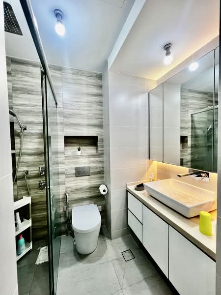 Modena, 35 Simei Street 4, Room Rental, 100 sqft, Condominium For Rent, by Caroline Yang, 60015471 - Bathroom - PropertyGuru.com.sg