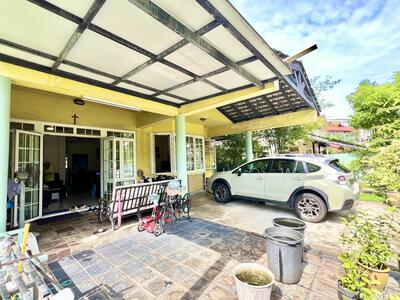 For Sale - Gorgeous & Nostalgic Semi-D On Elevated Ground With Privacy & Cosy Patio For Sale
