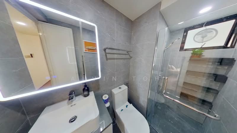 Westmere, 71 Jurong East Street 13, 5 Bedrooms, 1,098 sqft, Condominium For Rent, by Alvin Toh, 60015830 - Bathroom - PropertyGuru.com.sg