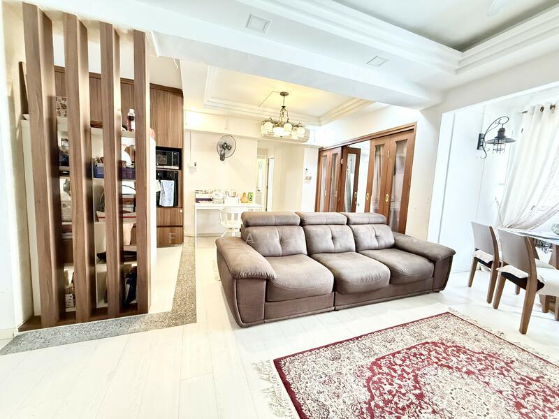 899A Woodlands Drive 50, 899A Woodlands Drive 50, 3 Bedrooms, 1,270 sqft, HDB Flat For Sale, by Farah Ali, 60015944 - Living Room - PropertyGuru.com.sg