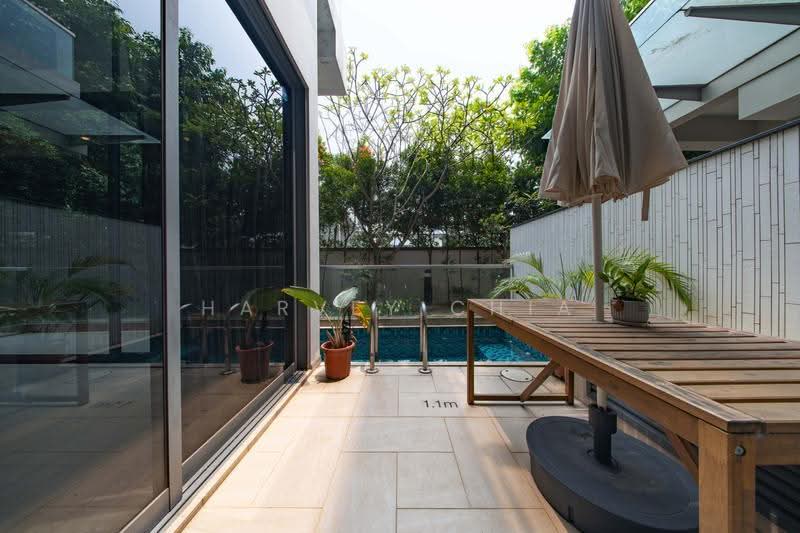 Private enclosed space