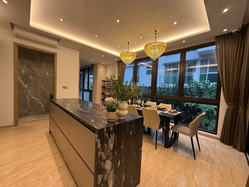 Prime Location / Fernhill Road, Fernhill Road / Robin Road / Margoliouth Road, 6 Bedrooms, 7,441 sqft, Semi-Detached House For Sale, by Bernard Wu, 60016126 - Dining Room - PropertyGuru.com.sg