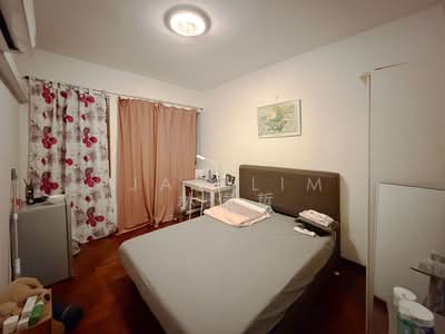 For Rent - Lakepoint Condo