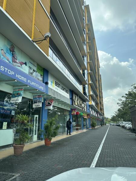 Tradehub 21, 8 Boon Lay Way, 2,787 sqft, Light Industrial (B1) For Rent, by Lee Guat Cheng Serena, 60016588 - CommercialGuru.com.sg