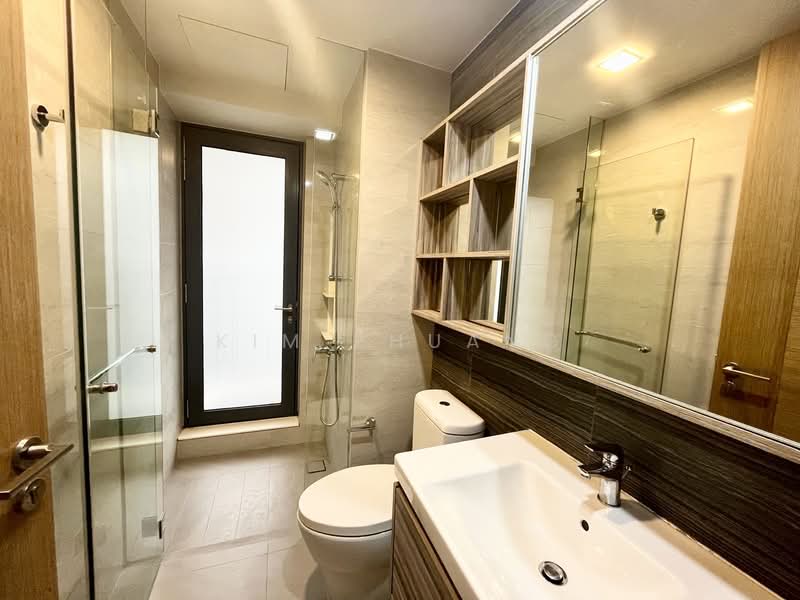 Coco Palms, 29 Pasir Ris Grove, 2 Bedrooms, 753 sqft, Condominium For Sale, by Kim Zhuang, 60016748 - Bathroom - PropertyGuru.com.sg