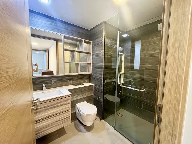 Coco Palms, 29 Pasir Ris Grove, 2 Bedrooms, 753 sqft, Condominium For Sale, by Kim Zhuang, 60016748 - Bathroom - PropertyGuru.com.sg
