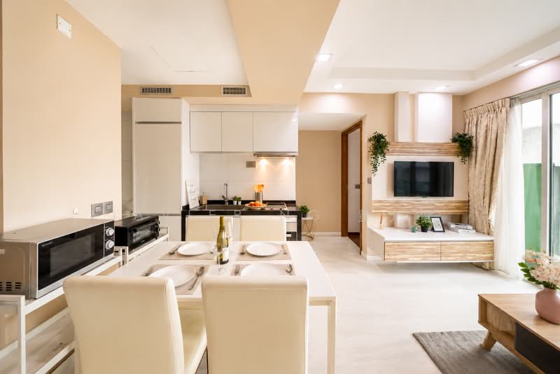 Suites at Orchard, 38 Handy Road, 2 Bedrooms, 861 sqft, Condominium For Sale, by Javier Ng 黄允健, 60016944 - PropertyGuru.com.sg