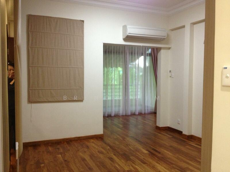 Spanish Village, 58 Farrer Road, Tanglin / Holland / Bukit Timah, 3 Bedrooms, 1,647 sqft, Condominium For Rent, by Brenda Sim, 60017058 - Master bedroom with balcony - PropertyGuru.com.sg