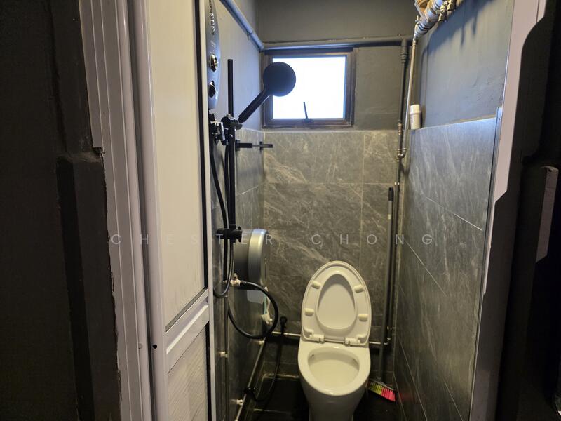 226E Ang Mo Kio Avenue 1, Ang Mo Kio Avenue 1, 1,497 sqft, Shop / Shophouse For Sale, by Chester Chong, 60017358 - Bathroom - CommercialGuru.com.sg