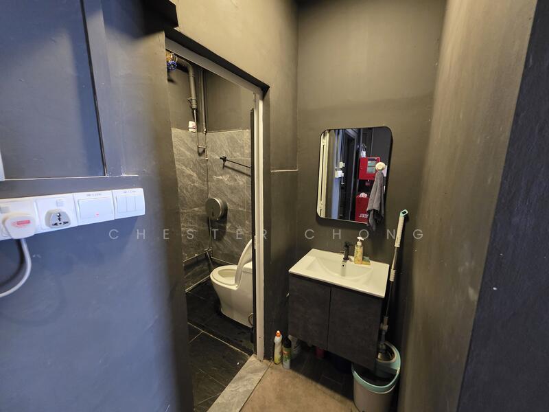 226E Ang Mo Kio Avenue 1, Ang Mo Kio Avenue 1, 1,497 sqft, Shop / Shophouse For Sale, by Chester Chong, 60017358 - Bathroom - CommercialGuru.com.sg