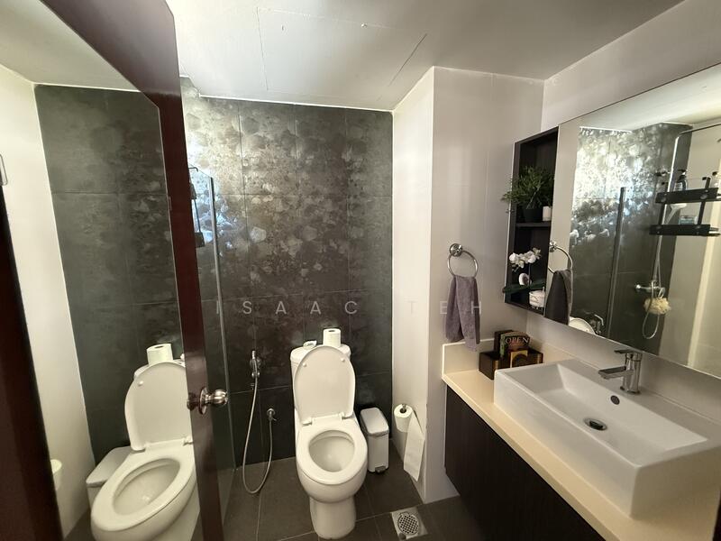 Bathroom 1 (Ensuite)