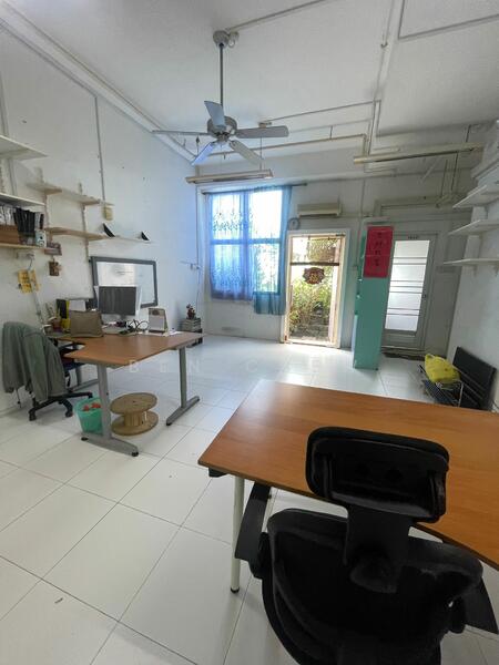 Tradehub 21, 18 Boon Lay Way, 700 sqft, Light Industrial (B1) For Rent, by Ben Chew, 60017986 - Study - CommercialGuru.com.sg