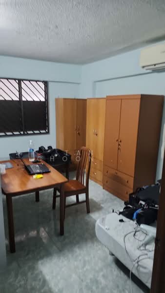 327 Hougang Avenue 5, 327 Hougang Avenue 5, 2 Bedrooms, 721 sqft, HDB Flat For Rent, by Tan Choon Cheong, 60018007 - Study - PropertyGuru.com.sg