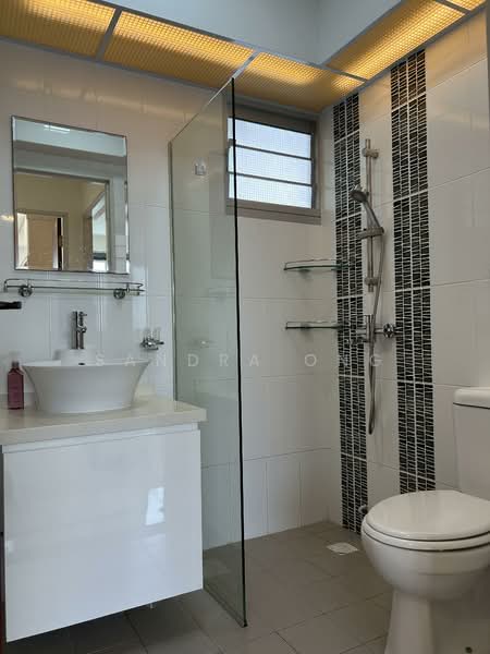 312B Clementi Avenue 4, 312B Clementi Avenue 4, 2 Bedrooms, 743 sqft, HDB Flat For Rent, by Sandra Ong, 60018085 - Bathroom - PropertyGuru.com.sg