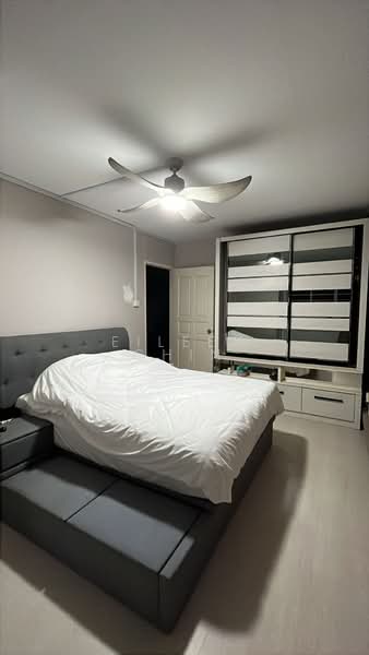 295 Tampines Street 22, 295 Tampines Street 22, Room Rental, 200 sqft, HDB Flat For Rent, by Eileen Chin, 60018184 - Master Bedroom - PropertyGuru.com.sg