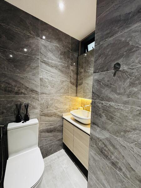 Northvale, 71 Choa Chu Kang Loop, 2 Bedrooms, 1,033 sqft, Condominium For Sale, by Anthony Low, 60018463 - Bathroom - PropertyGuru.com.sg