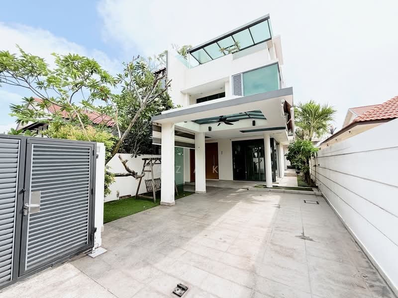 bowmont garden, Bowmont gardens, 7 Bedrooms, 4,500 sqft, Semi-Detached House For Rent, by Razak ., 60018472 - Exterior - PropertyGuru.com.sg