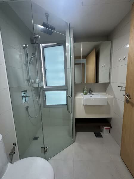 Eight Riversuites, 2 Whampoa East, 3 Bedrooms, 936 sqft, Condominium For Rent, by Joel Tan, 60018481 - PropertyGuru.com.sg