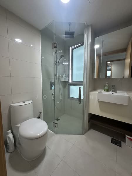 Eight Riversuites, 2 Whampoa East, 3 Bedrooms, 936 sqft, Condominium For Rent, by Joel Tan, 60018481 - PropertyGuru.com.sg