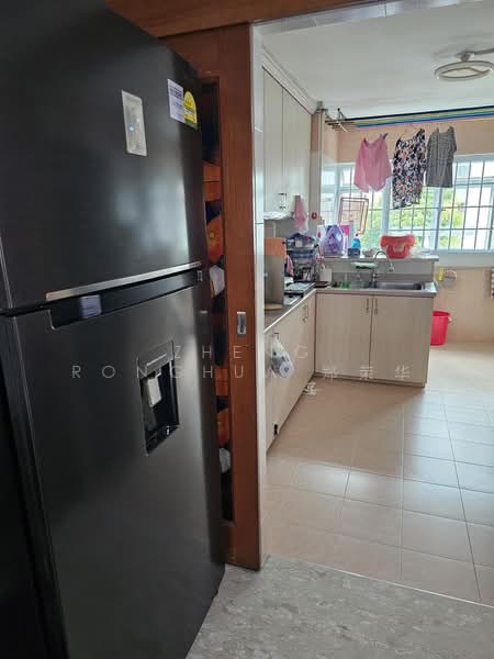 327 Clementi Avenue 5, 327 Clementi Avenue 5, Room Rental, 120 sqft, HDB Flat For Rent, by Zheng Ronghua 郑荣华, 60018853 - Kitchen - PropertyGuru.com.sg