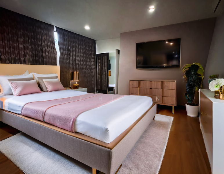 3 Storey Semi Detached in the Heart of Katong, Haigsville Drive, 7 Bedrooms, 6,000 sqft, Semi-Detached House For Sale, by Mak Hui Lyn, 60018970 - Master Bedroom - PropertyGuru.com.sg