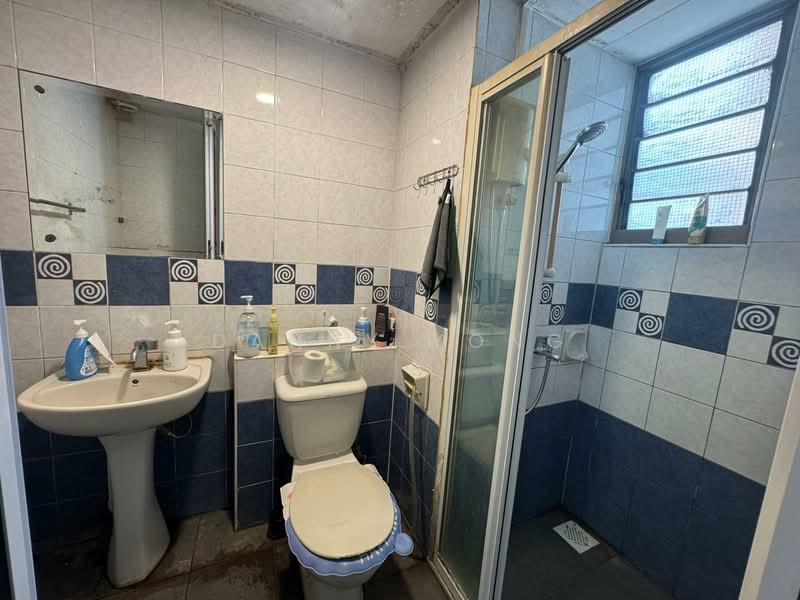 678C Jurong West Street 64, 678C Jurong West Street 64, 3 Bedrooms, 1,184 sqft, HDB Flat For Rent, by Danny Yong, 60019077 - Bathroom - PropertyGuru.com.sg