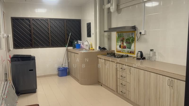 608 Ang Mo Kio Avenue 5, 608 Ang Mo Kio Avenue 5, 1 Bedroom, 608 sqft, HDB Flat For Rent, by Ramjan Bivi A Yacub Begum, 60019129 - PropertyGuru.com.sg
