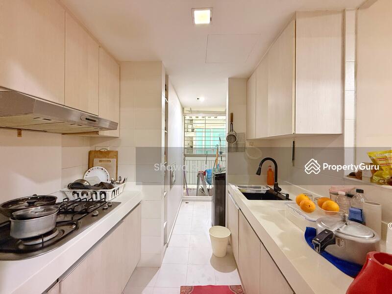 Kitchen with yard for laundry + toilet