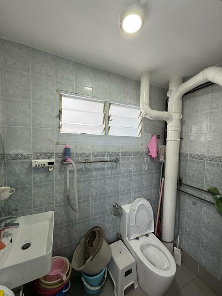 126 Simei Street 1, 126 Simei Street 1, Room Rental, 120 sqft, HDB Flat For Rent, by Jaslyn Chan Ai Lian, 60019540 - Bathroom - PropertyGuru.com.sg