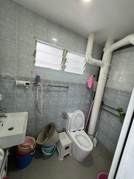 126 Simei Street 1, 126 Simei Street 1, Room Rental, 120 sqft, HDB Flat For Rent, by Jaslyn Chan Ai Lian, 60019540 - Bathroom - PropertyGuru.com.sg