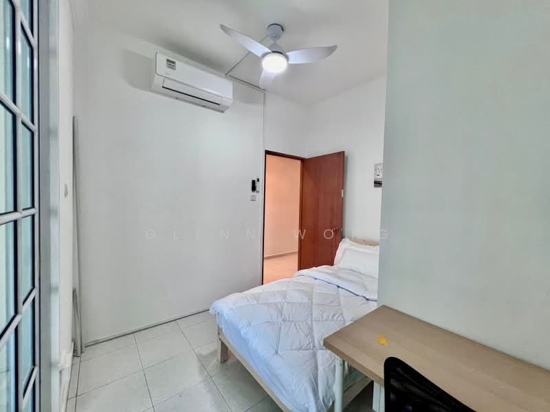 Villa De West, 5 How Sun Drive, Room Rental, 200 sqft, Condominium For Rent, by Glenn Wong, 60019571 - PropertyGuru.com.sg