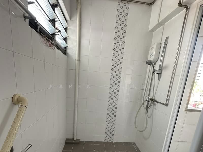 449 Jurong West Street 42, 449 Jurong West Street 42, Room Rental, 150 sqft, HDB Flat For Rent, by Karen Cheng, 60019584 - Bathroom - PropertyGuru.com.sg