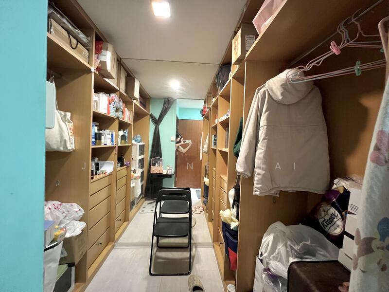 Walk in Wardrobe 