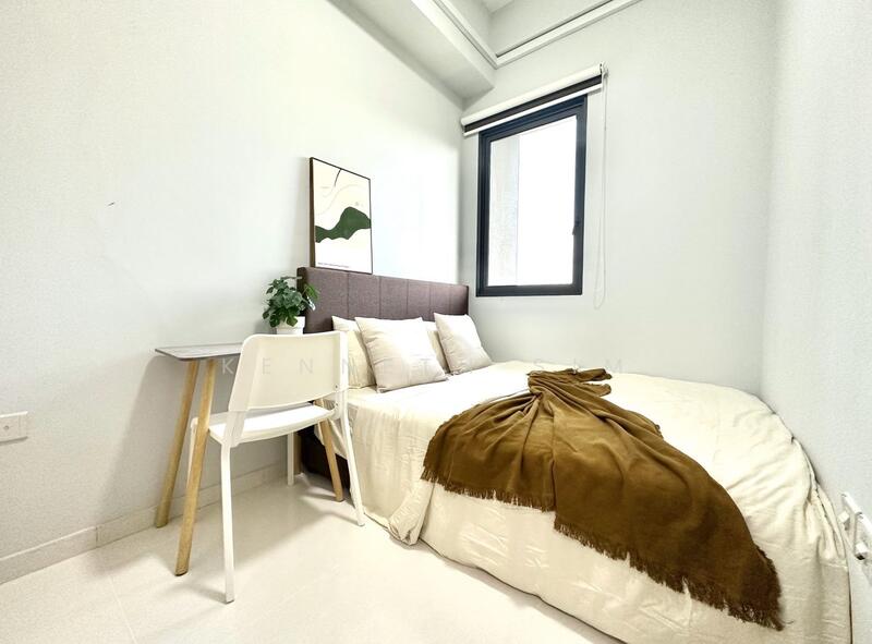 Forte Suites, 88 Mergui Road, 1 Bedroom, 300 sqft, Condominium For Rent, by Kenneth Sim, 60019709 - Other Bedroom with study desk n chair - PropertyGuru.com.sg