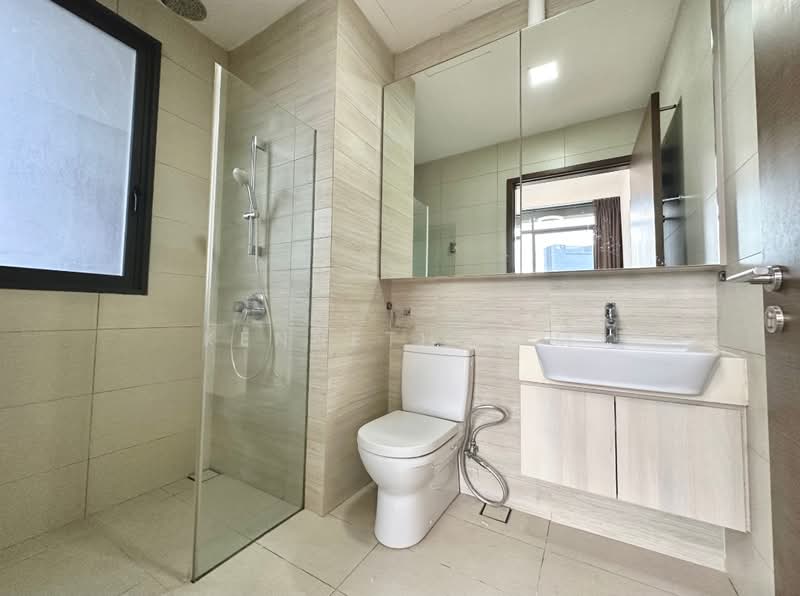 Forte Suites, 88 Mergui Road, 1 Bedroom, 300 sqft, Condominium For Rent, by Kenneth Sim, 60019709 - This Master Bathroom - PropertyGuru.com.sg