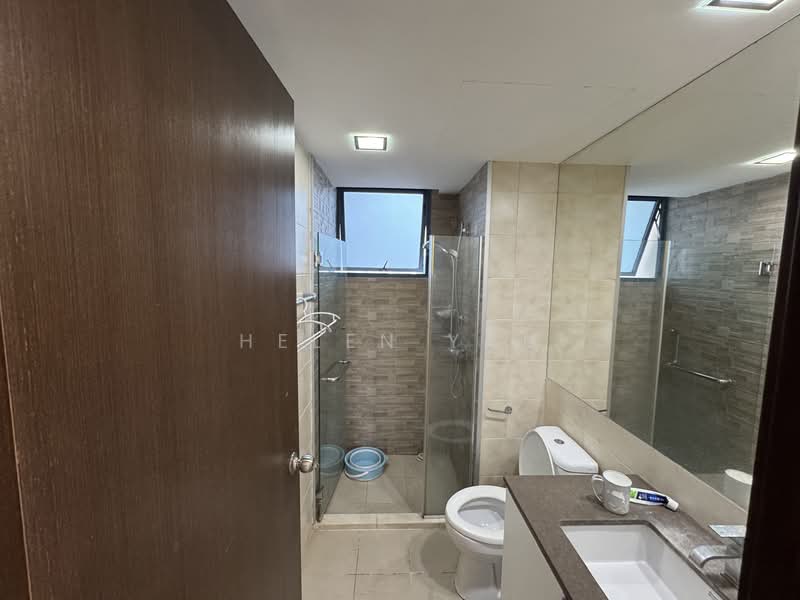 Blue Horizon, 21 West Coast Crescent, 3 Bedrooms, 1,163 sqft, Condominium For Rent, by Helen Yau, 60019860 - Bathroom - PropertyGuru.com.sg