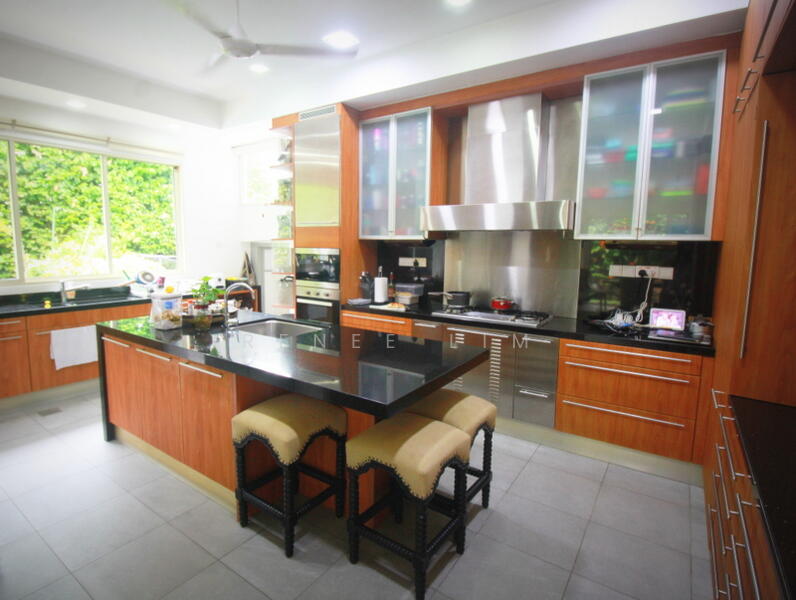 Open-concept fully fitted kitchen