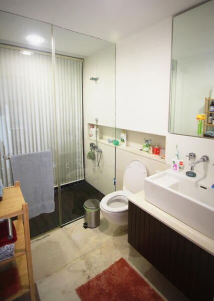 Junior master bathroom